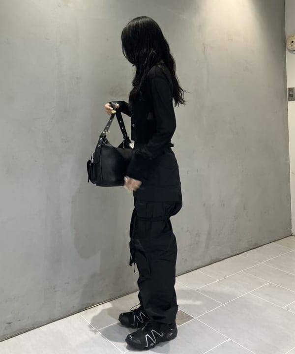 須賀さんの「BEAMS WOMEN｜ナイロン ポプリン M-65 パンツ」を使ったコーディネート
