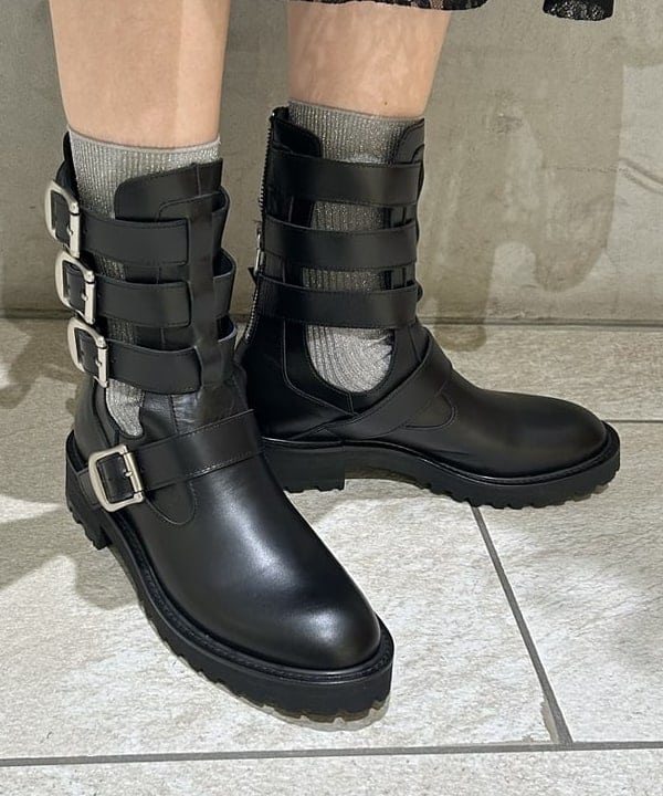 ササキさんの「BEAMS WOMEN｜ベルト付き ブーツ」を使ったコーディネート