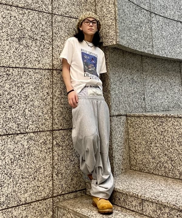 はるひむさんの「BEAMS WOMEN｜【別注】Champion / リバースウィーブ(R) ミリタリー パンツ」を使ったコーディネート