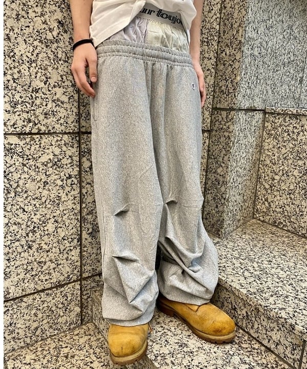 はるひむさんの「BEAMS WOMEN｜【別注】Champion / リバースウィーブ(R) ミリタリー パンツ」を使ったコーディネート