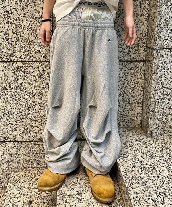 はるひむさんの「BEAMS WOMEN｜【別注】Champion / リバースウィーブ(R) ミリタリー パンツ」を使ったコーディネート