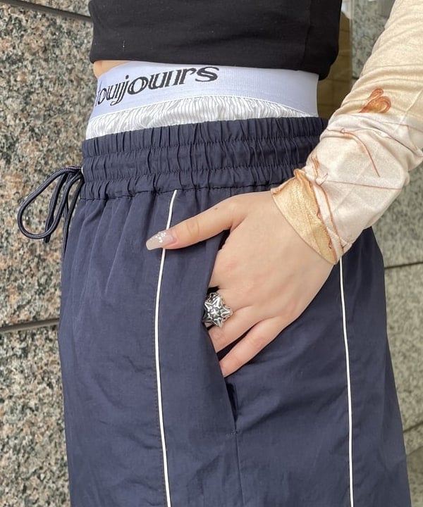 まゆちゃんさんの「BEAMS WOMEN｜ストライプ キリカエ トラックパンツ」を使ったコーディネート