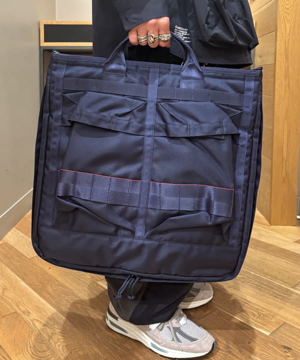 三宅 康平さんの「BEAMS WOMEN｜BRIEFING / 別注 COCKPIT BAG」を使ったコーディネート