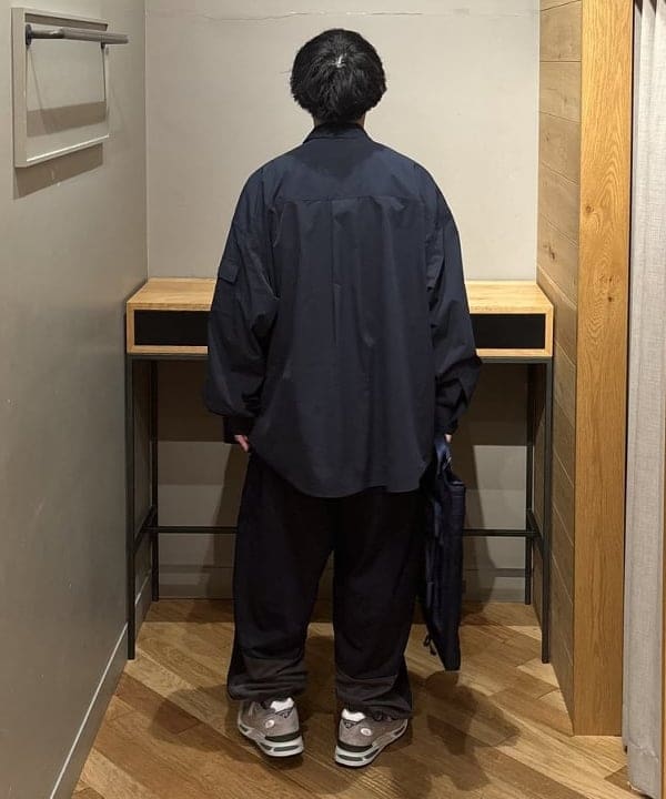 三宅 康平さんの「BEAMS WOMEN｜BRIEFING / 別注 COCKPIT BAG」を使ったコーディネート