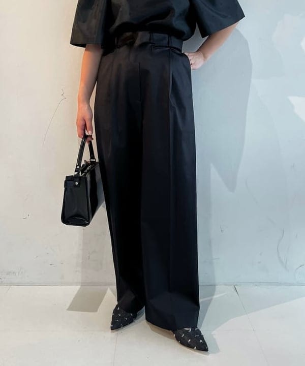 Ito_ririkaさんの「BEAMS WOMEN｜ドットジャガード パフスリーブ ブラウス」を使ったコーディネート