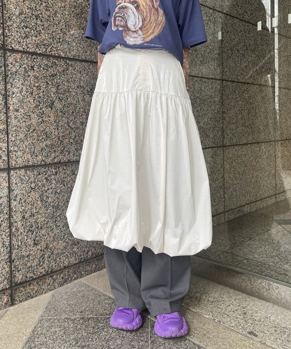 加歩さんの「BEAMS WOMEN｜グロッシー バルーン スカート」を使ったコーディネート