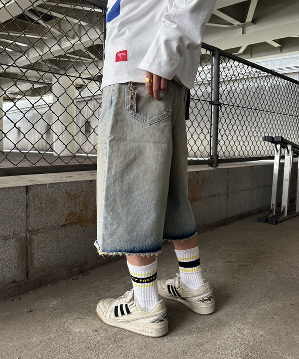 エイトさんの「BEAMS WOMEN｜プリント サーマル クルーネック Tシャツ」を使ったコーディネート