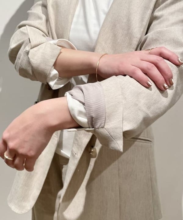 IZUMI MAYUMIさんの「BEAMS WOMEN｜【別注】TICCA / ソリッド リネン ダブル ジャケット」を使ったコーディネート