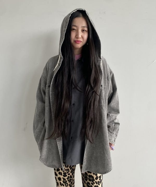 ayaさんの「BEAMS WOMEN｜シャンブレー フードシャツ」を使ったコーディネート