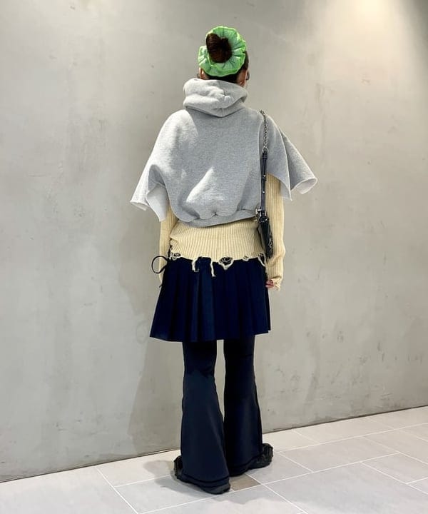 カタヤマ アヤさんの「BEAMS WOMEN｜リブ ダメージ クルーネック トップス」を使ったコーディネート