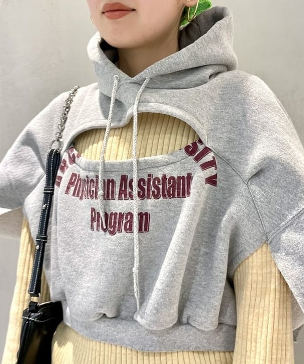 カタヤマ アヤさんの「BEAMS WOMEN｜リブ ダメージ クルーネック トップス」を使ったコーディネート