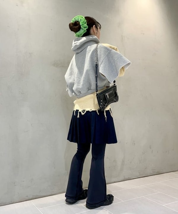 カタヤマ アヤさんの「BEAMS WOMEN｜リブ ダメージ クルーネック トップス」を使ったコーディネート