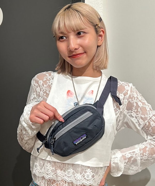 佐藤 亜美さんの「BEAMS WOMEN｜ストレッチレース クルーネック Tシャツ」を使ったコーディネート