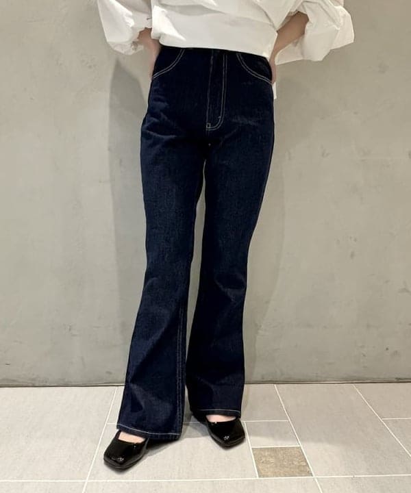 坂本 涼花さんの「BEAMS WOMEN｜ギャザー ショルダー ブラウス」を使ったコーディネート