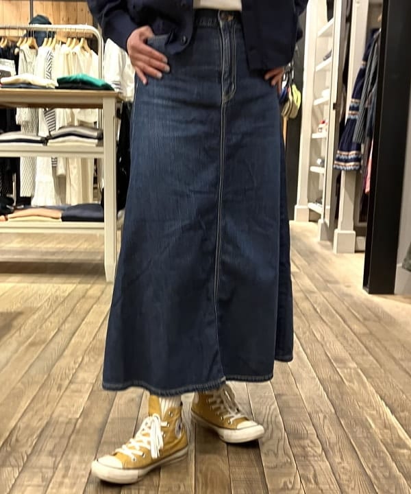 葵さんの「BEAMS WOMEN｜カットオフ Vネック カーディガン」を使ったコーディネート