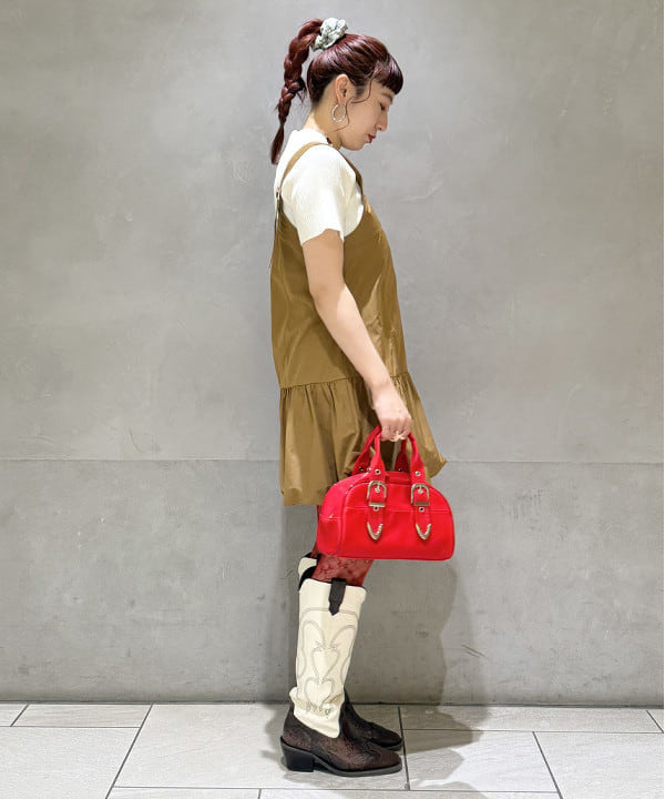 庭野 優紀さんの「BEAMS WOMEN｜ハーフスリーブ ジップ ポロ カーディガン」を使ったコーディネート