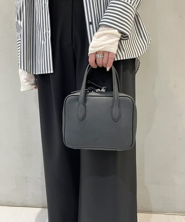 CHIHIROさんの「BEAMS WOMEN｜2WAY オーバーシャツ」を使ったコーディネート