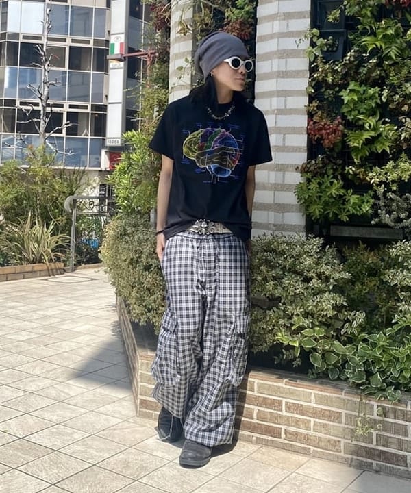はるひむさんの「BEAMS WOMEN｜Atlas Screen Printing / Glow Brain Tee」を使ったコーディネート