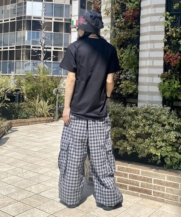 はるひむさんの「BEAMS WOMEN｜Atlas Screen Printing / Glow Brain Tee」を使ったコーディネート
