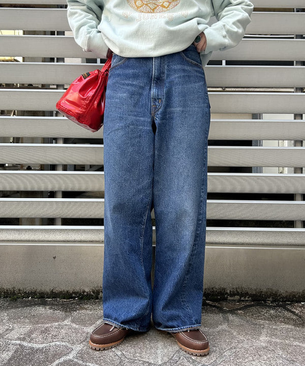 まつむさんの「BEAMS WOMEN｜【別注】orSlow / ワイド フィット デニム パンツ」を使ったコーディネート