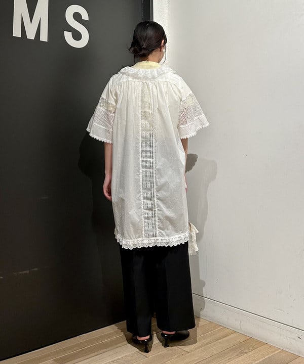 早川 萌子さんの「BEAMS WOMEN｜【別注】TORI-TO / アシメ フリル シャツ」を使ったコーディネート
