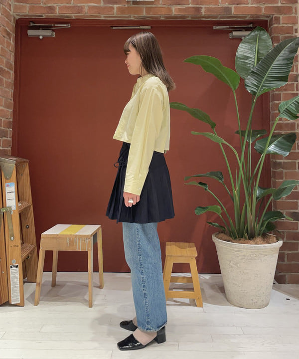 田中 里実さんの「BEAMS WOMEN｜ショルダー オープン シャツ」を使ったコーディネート