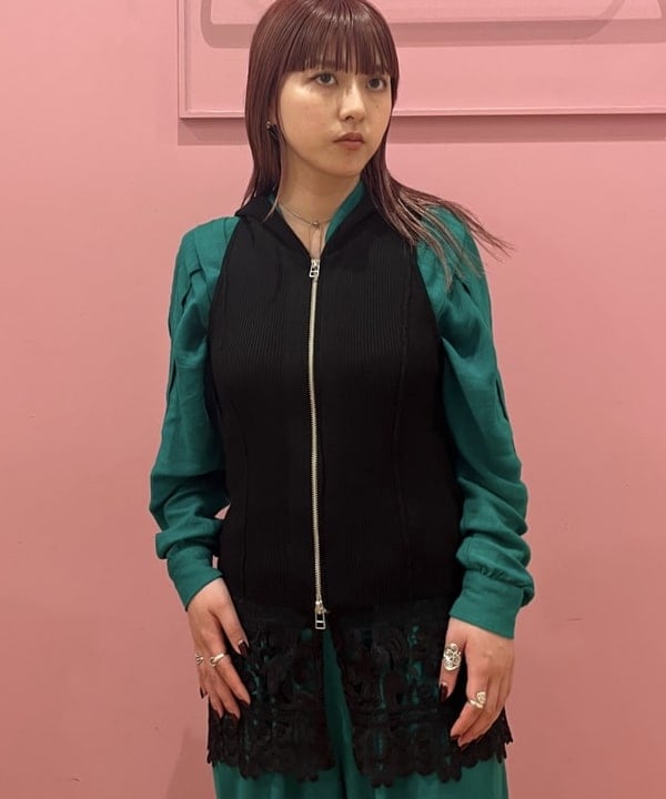 シオンさんの「BEAMS WOMEN｜フーディー ジップ ベスト」を使ったコーディネート