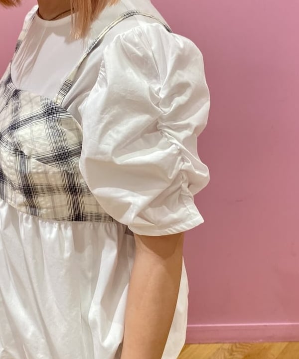 榎本 葵さんの「BEAMS WOMEN｜ギャザースリーブ バルーン ブラウス」を使ったコーディネート