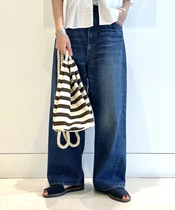 津藤 理佐子さんの「BEAMS WOMEN｜25mm スエード ベルト」を使ったコーディネート