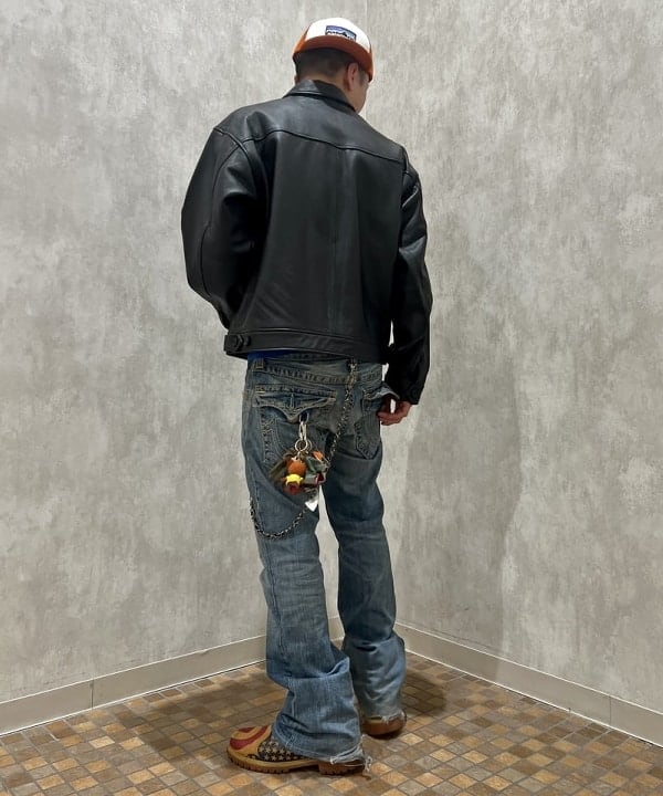 ムファサさんの「BEAMS WOMEN｜ワイドフィット レザー ジップブルゾン」を使ったコーディネート