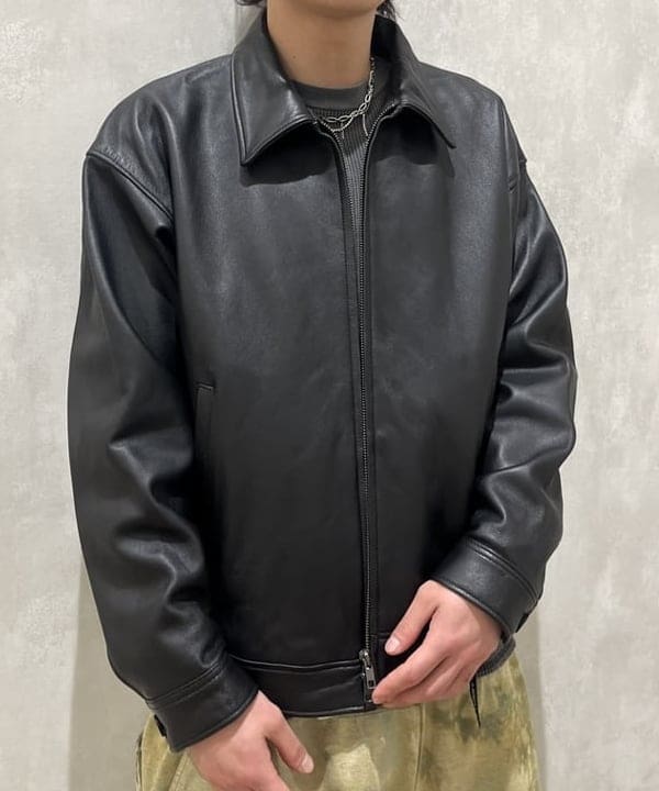 菊田 悠さんの「BEAMS WOMEN｜レザー ジップブルゾン」を使ったコーディネート
