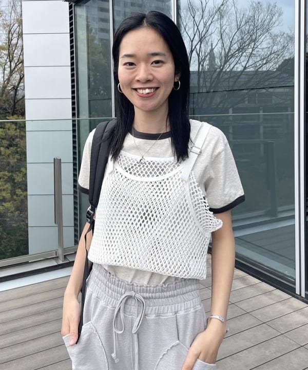 津藤 理佐子さんの「BEAMS WOMEN｜【別注】GREGORY / メッシュ DITCH DAY」を使ったコーディネート