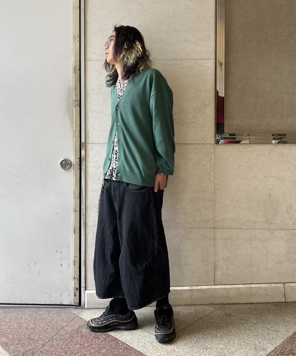 菊田 悠さんの「BEAMS WOMEN｜リラックス ソリッド カーディガン」を使ったコーディネート