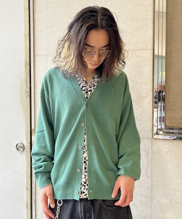 菊田 悠さんの「BEAMS WOMEN｜リラックス ソリッド カーディガン」を使ったコーディネート