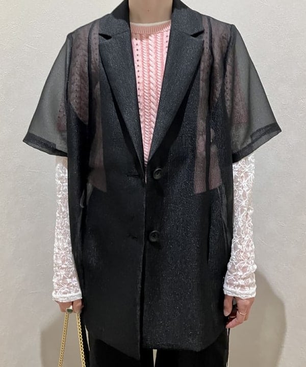 森本 理絵さんの「BEAMS WOMEN｜ケーブル クルーネック ニット」を使ったコーディネート
