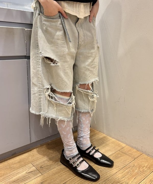 シミズ ネネさんの「BEAMS WOMEN｜REMME / 3ストラップ シューズ」を使ったコーディネート