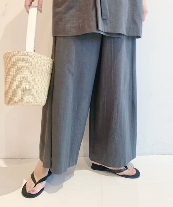 AONO SHIKAMAさんの「BEAMS WOMEN｜VIOLAd’ORO / アバカ バケツ トートバッグ」を使ったコーディネート