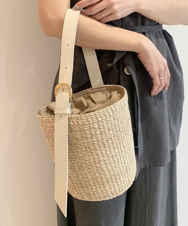 AONO SHIKAMAさんの「BEAMS WOMEN｜VIOLAd’ORO / アバカ バケツ トートバッグ」を使ったコーディネート