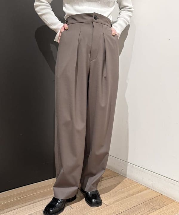 makita mikaさんの「BEAMS WOMEN｜スラッシュスリーブ Vネック ジャケット」を使ったコーディネート