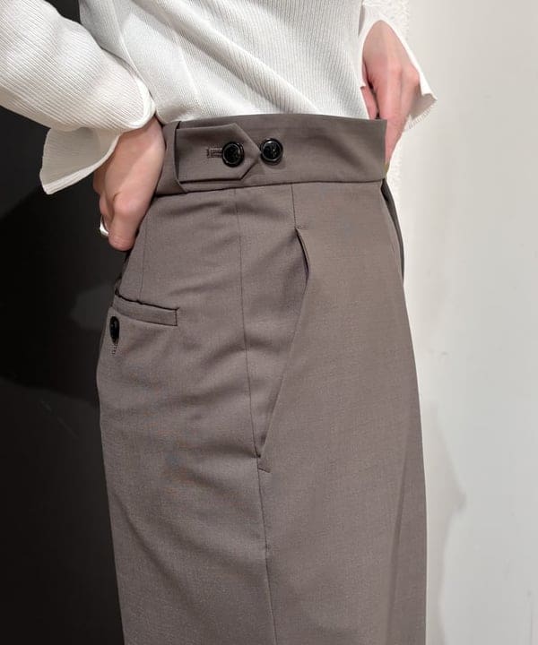 makita mikaさんの「BEAMS WOMEN｜スラッシュスリーブ Vネック ジャケット」を使ったコーディネート