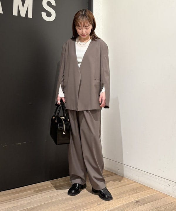 makita mikaさんの「BEAMS WOMEN｜スラッシュスリーブ Vネック ジャケット」を使ったコーディネート
