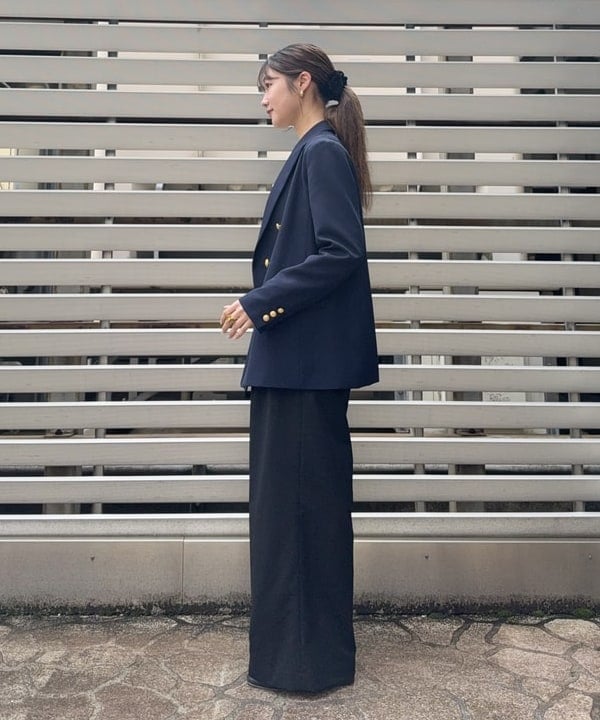 YUIさんの「BEAMS WOMEN｜ドライギャバジン ６ボタン ダブルジャケット」を使ったコーディネート