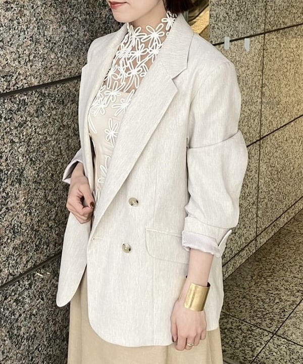 多田 日奈子さんの「BEAMS WOMEN｜【別注】TICCA / ソリッド リネン ダブル ジャケット」を使ったコーディネート