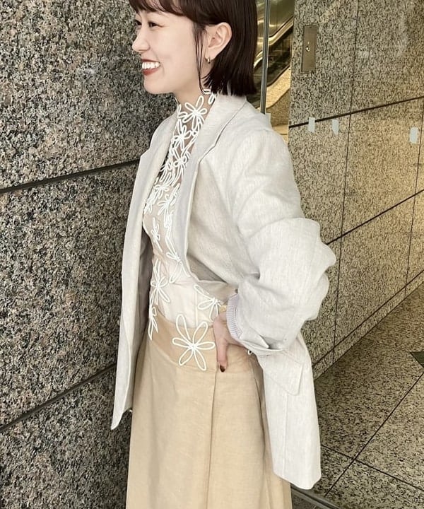 多田 日奈子さんの「BEAMS WOMEN｜【別注】TICCA / ソリッド リネン ダブル ジャケット」を使ったコーディネート