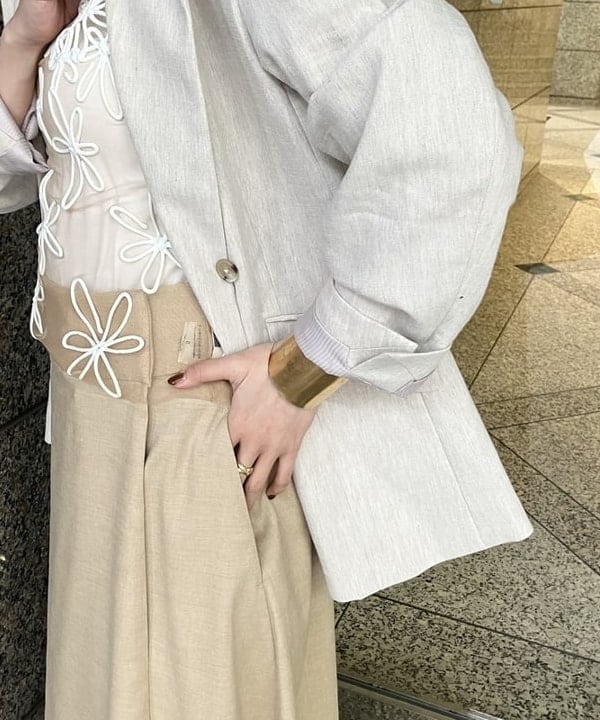 多田 日奈子さんの「BEAMS WOMEN｜【別注】TICCA / ソリッド リネン ダブル ジャケット」を使ったコーディネート
