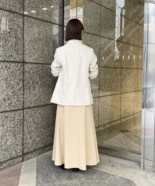 多田 日奈子さんの「BEAMS WOMEN｜【別注】TICCA / ソリッド リネン ダブル ジャケット」を使ったコーディネート