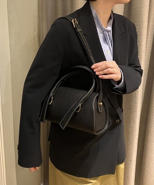 岡 妃呂美さんの「BEAMS WOMEN｜Oggi × Demi-Luxe BEAMS / ボクシー テーラードジャケット」を使ったコーディネート