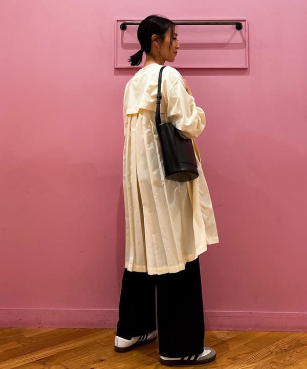 川口 恵さんの「BEAMS WOMEN｜バックタック ジップ コート」を使ったコーディネート