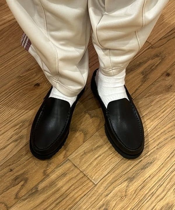 リズさんの「BEAMS WOMEN｜Paraboot / 別注 BAHAMAS」を使ったコーディネート