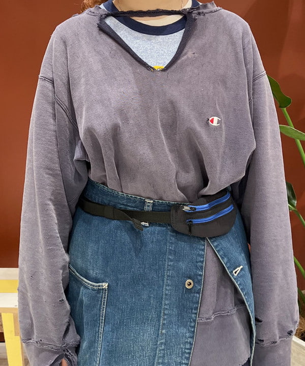 エノモト アミさんの「BEAMS WOMEN｜【別注】trepied / テープ ティアード スカート」を使ったコーディネート